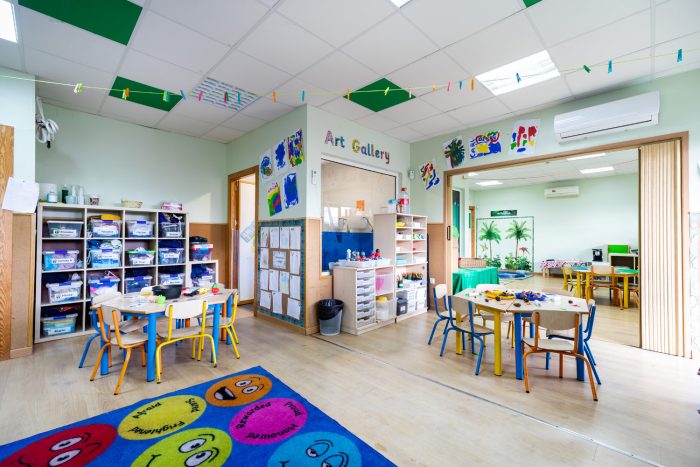 09A8052-700×467-Alexander-Wickham