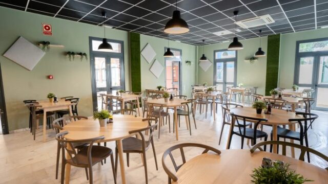 CAFETERIA-INSTALACIONES-700×467-Alexander-Wickham