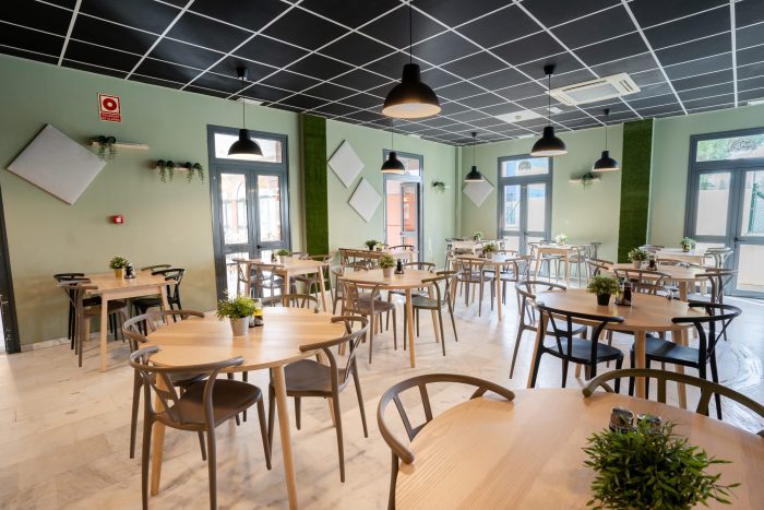 CAFETERIA-INSTALACIONES-700×467-Alexander-Wickham