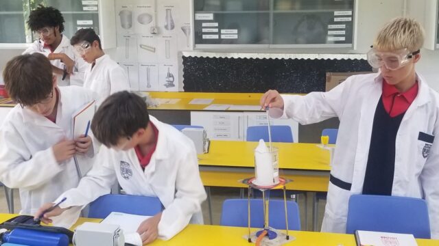 CLASSROOM-WhatsApp-Image-2023-09-12-at-17.18.35-Mabela-Ballester-Aliaga