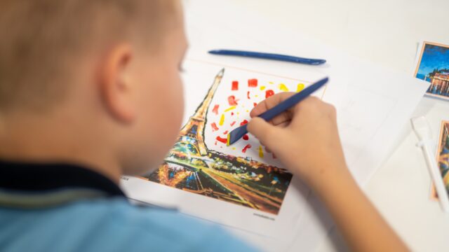 EBS24-213red-Karen-Ivorra