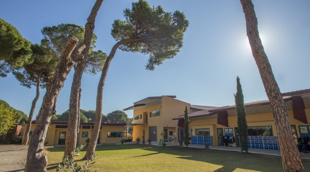 Exterior-building-photo-1-Samantha-Clewer