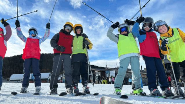 KS-ski-trip-landing-Duncan-Giles