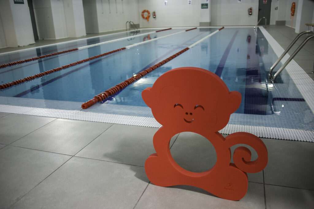 Swimming-Pool-Nieves-Norris