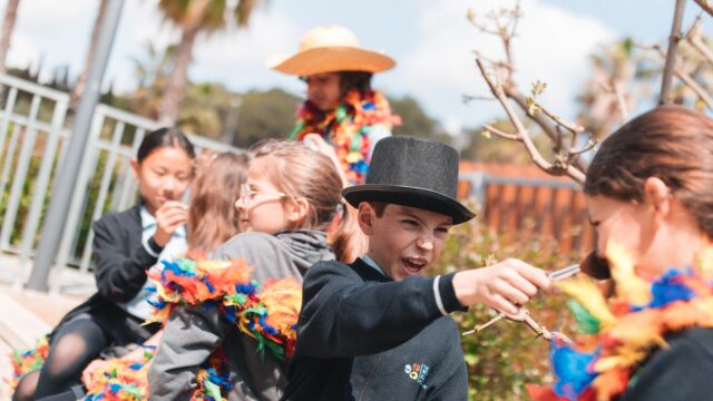 british_128_2-Head-Administracio