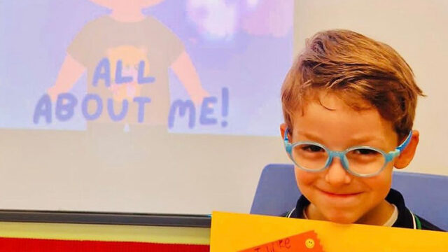 royal-school-nino-estudiante-presentacion.jpeg-Royal-School