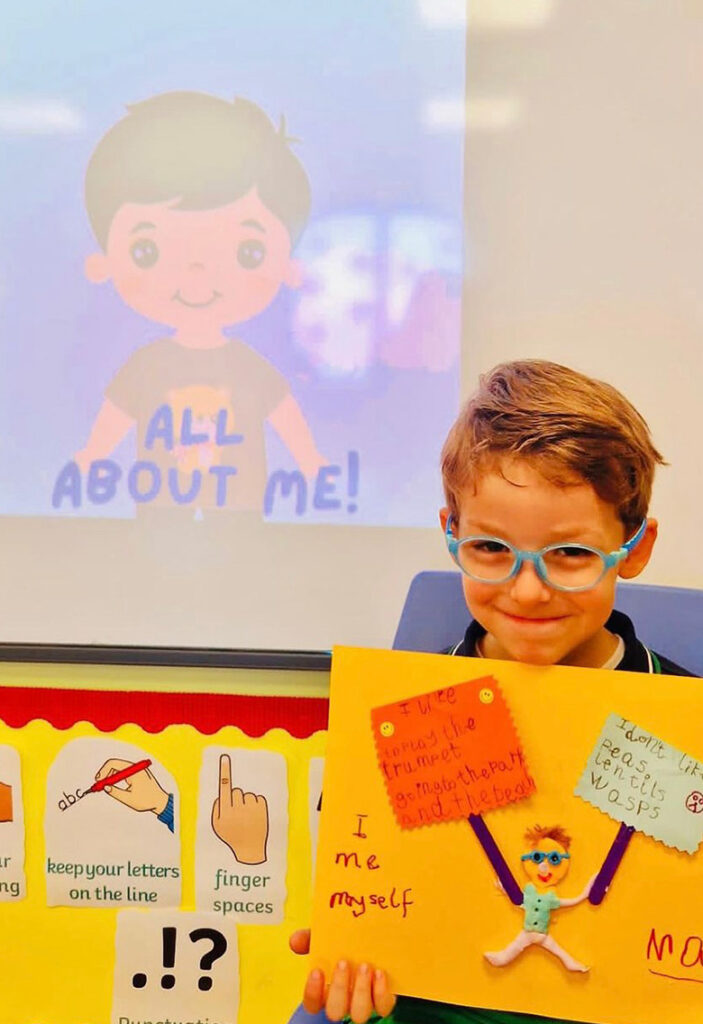 royal-school-nino-estudiante-presentacion.jpeg-Royal-School