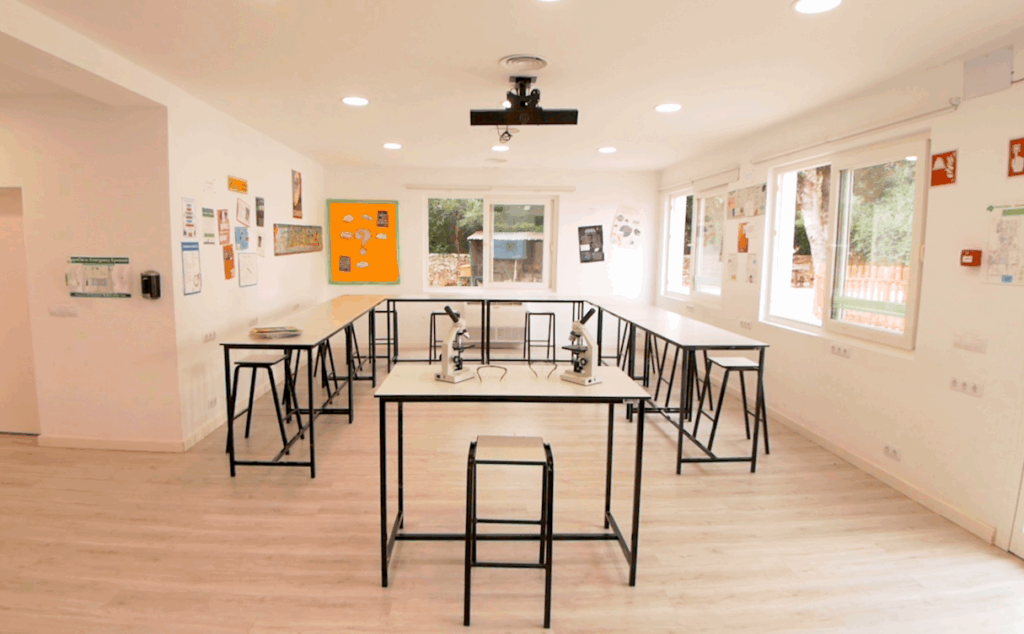 science-lab-Ella-Notebaert-1