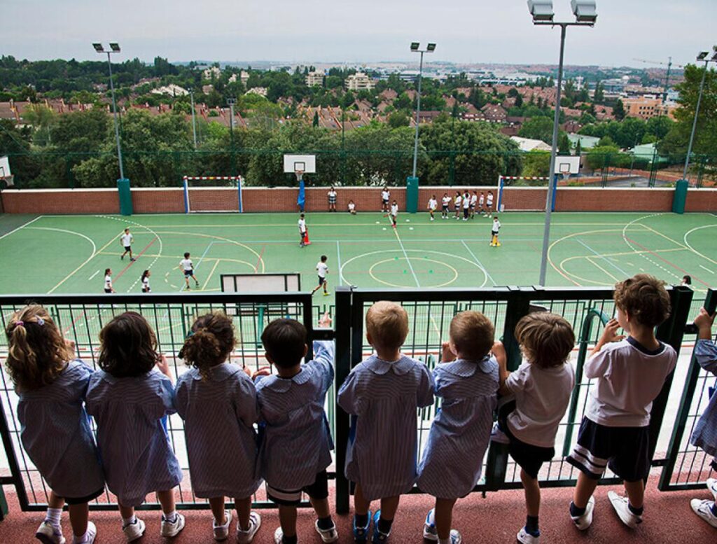 11587_early_years_students_in_playground_1.jpg-Lindsey-Davies-1