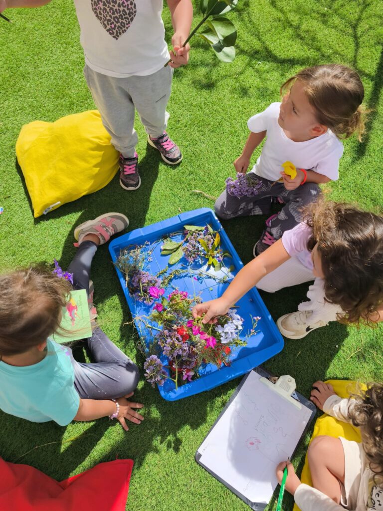 Early-Years-learning-about-nature-Djek-Deign