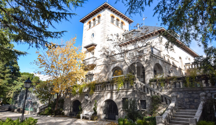 Green-stone-exterior-30-690×400-1