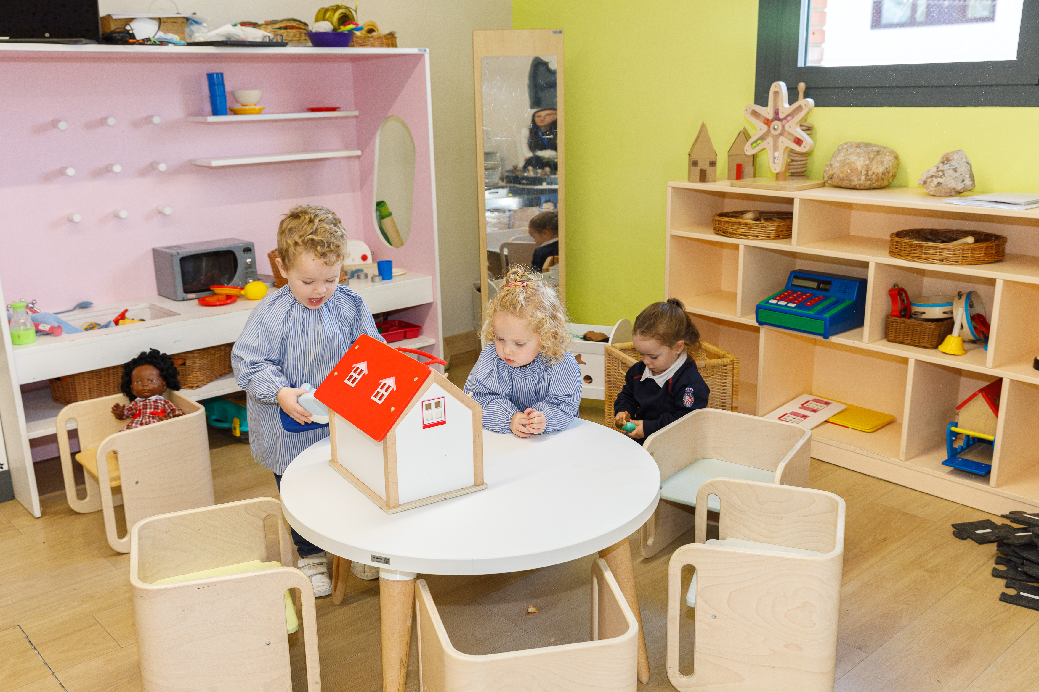 KING´S-COLLEGE-MORALEJA_SA_6-Lindsey-Davies-1