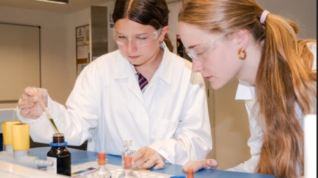 Students-Science-photo-Beatriz-Lumbreras