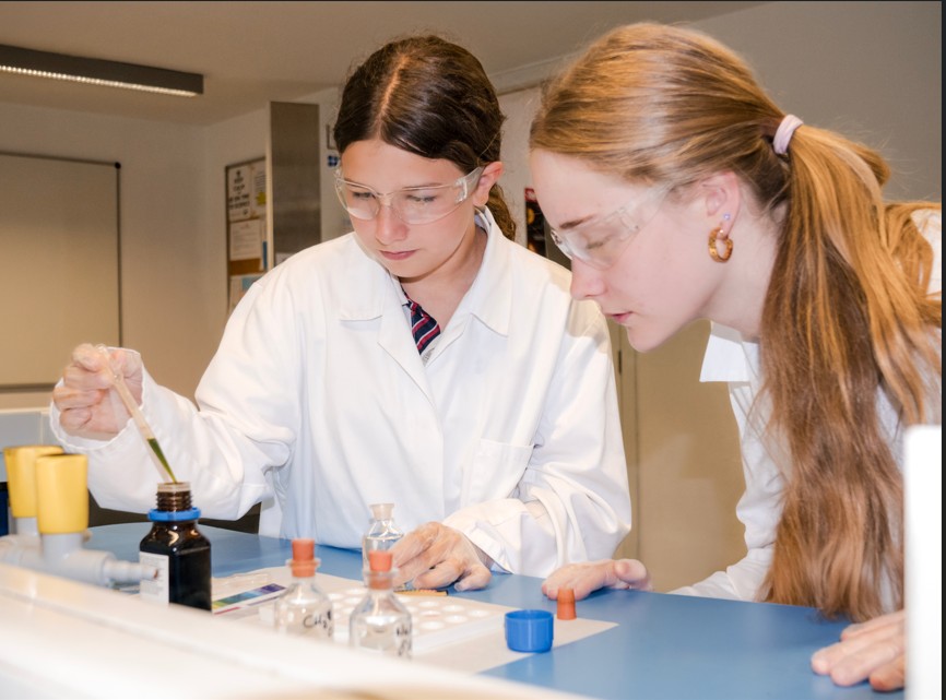 Students-Science-photo-Beatriz-Lumbreras