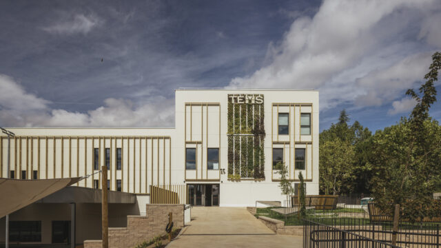 rsz_agv298-01-01_grupotec_madrid_colegio-tems-sopelana_j1a1532_hd-Paul-Collins