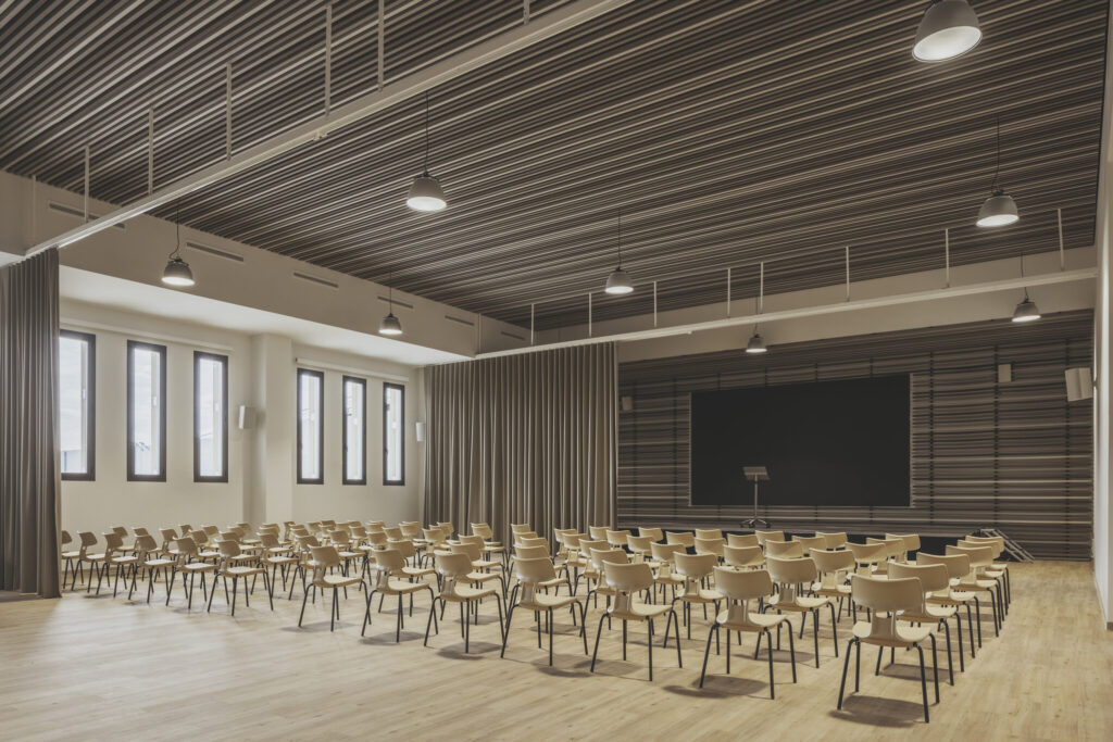 rsz_agv298-03-02_grupotec_madrid_colegio-tems-sopelana_j1a1473_hd-Paul-Collins